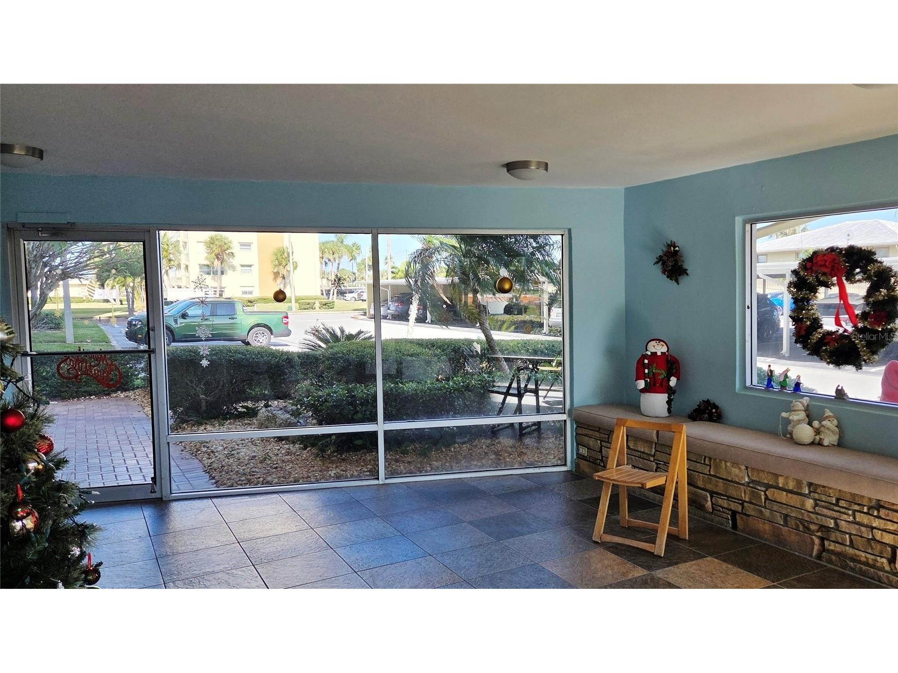 4550 Cove Circle #406 Saint Petersburg FL 33708 TB8457353 image13