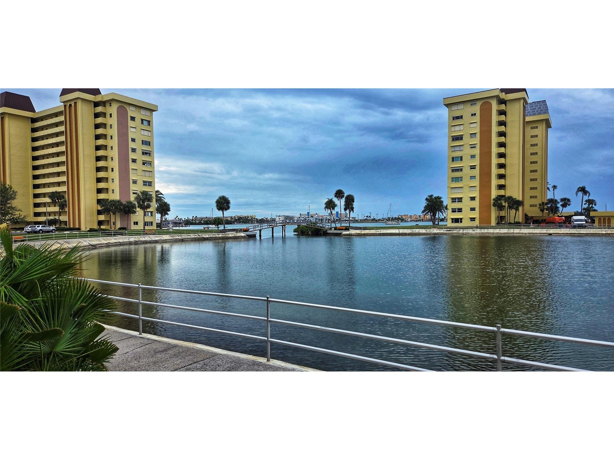4550 Cove Circle #406 Saint Petersburg FL 33708 TB8457353 image27
