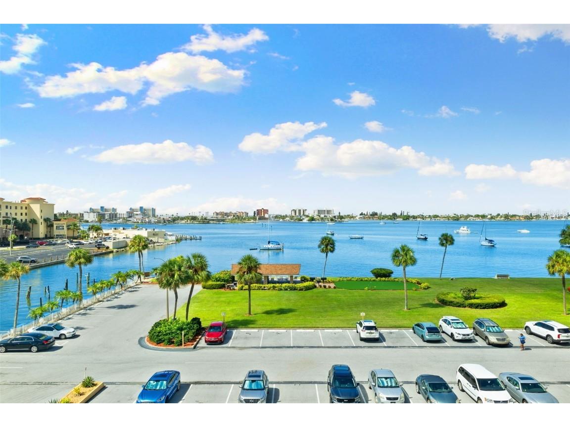 4550 Cove Circle #501 Saint Petersburg FL 33708 - BOCA CIEGA BAY TB8440690 image4