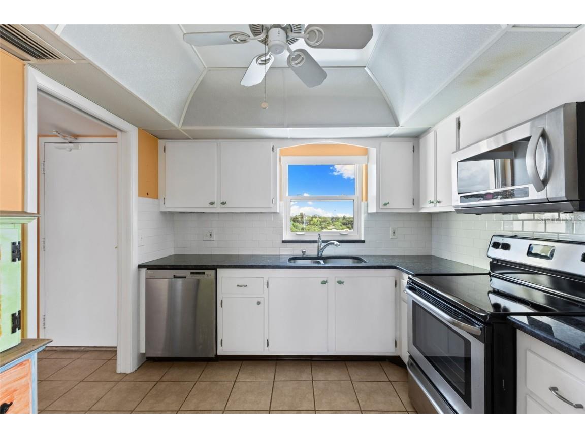 4550 Cove Circle #501 Saint Petersburg FL 33708 - BOCA CIEGA BAY TB8440690 image9