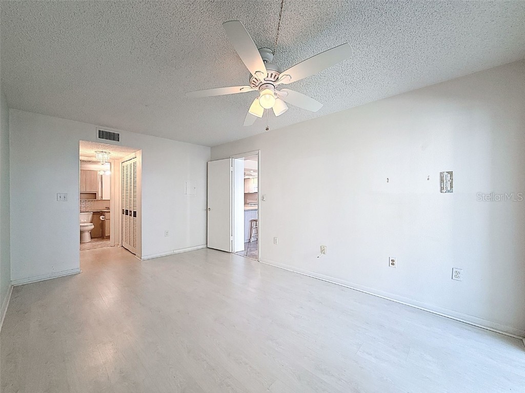 4550 Cove Circle #507 Saint Petersburg FL 33708 W7878989 image14