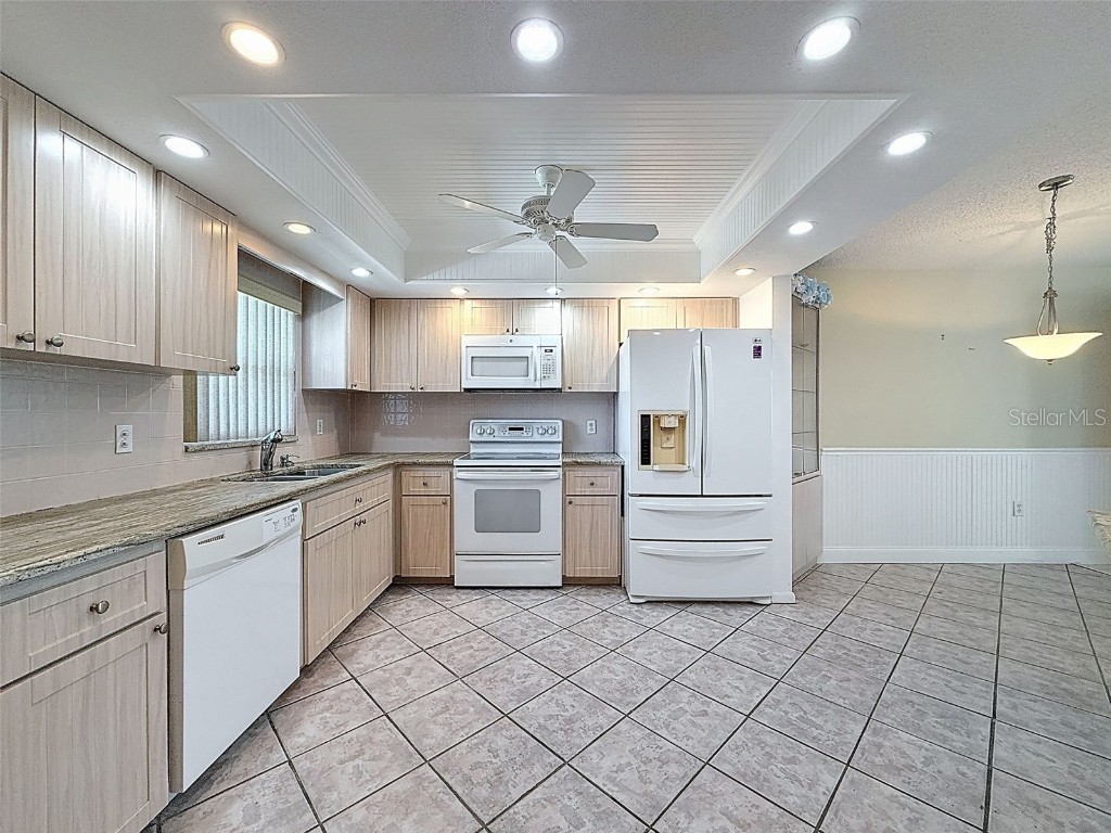 4550 Cove Circle #507 Saint Petersburg FL 33708 W7878989 image2