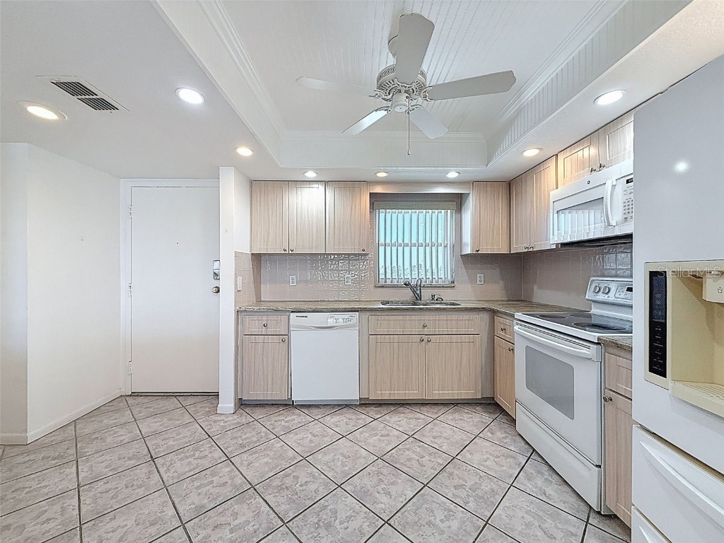 4550 Cove Circle #507 Saint Petersburg FL 33708 W7878989 image5