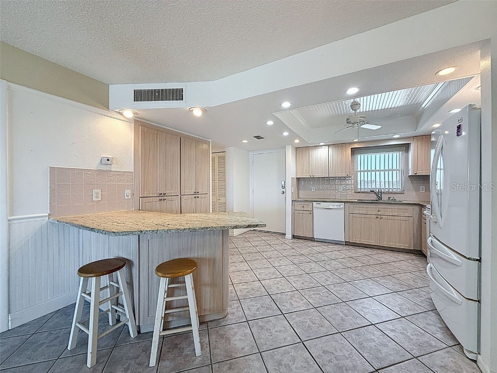 4550 Cove Circle #507 Saint Petersburg FL 33708 W7878989 image6