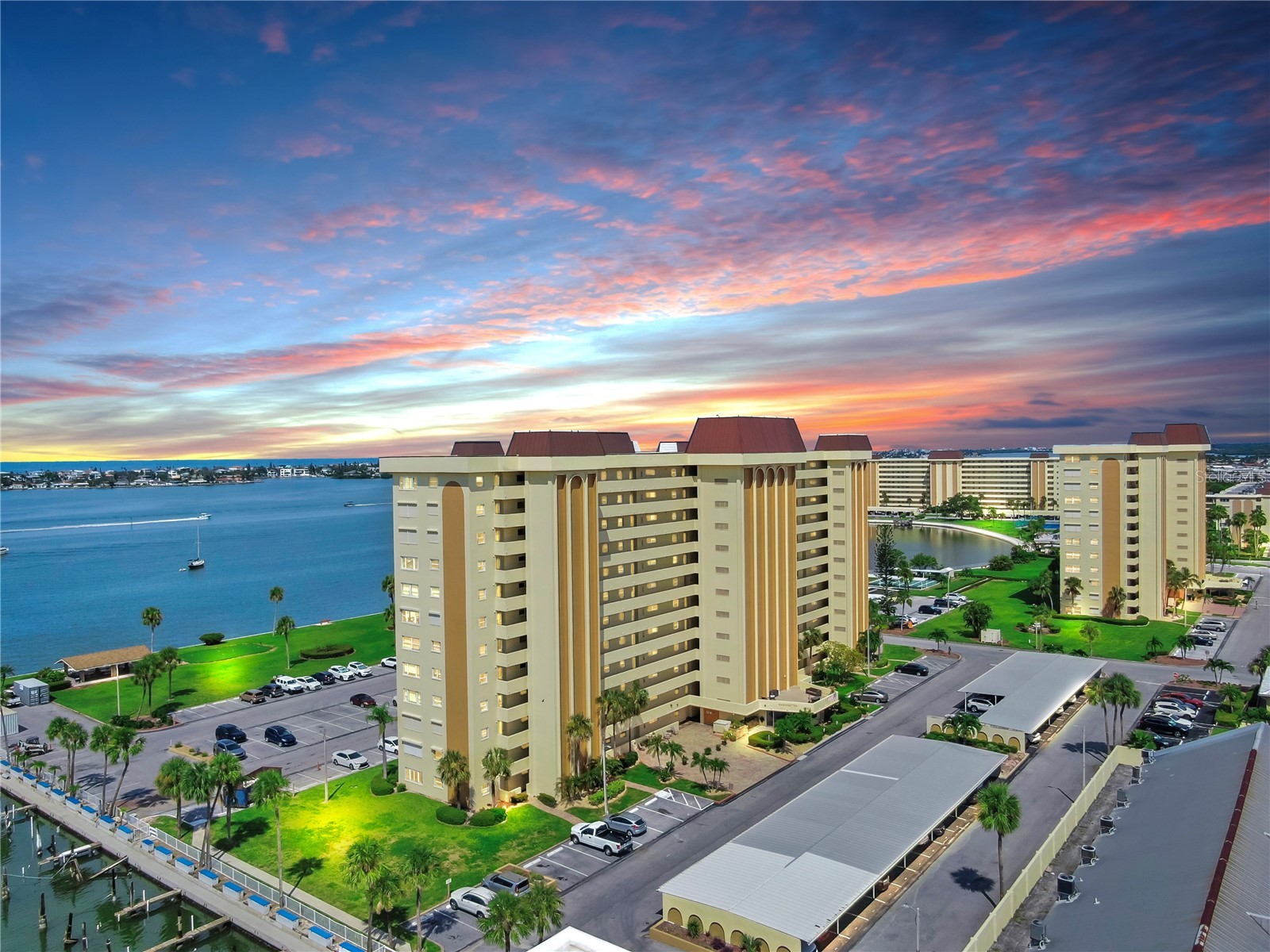 4550 Cove Circle #605 Saint Petersburg FL 33708 - BOCA CIEGA BAY TB8420181 image1
