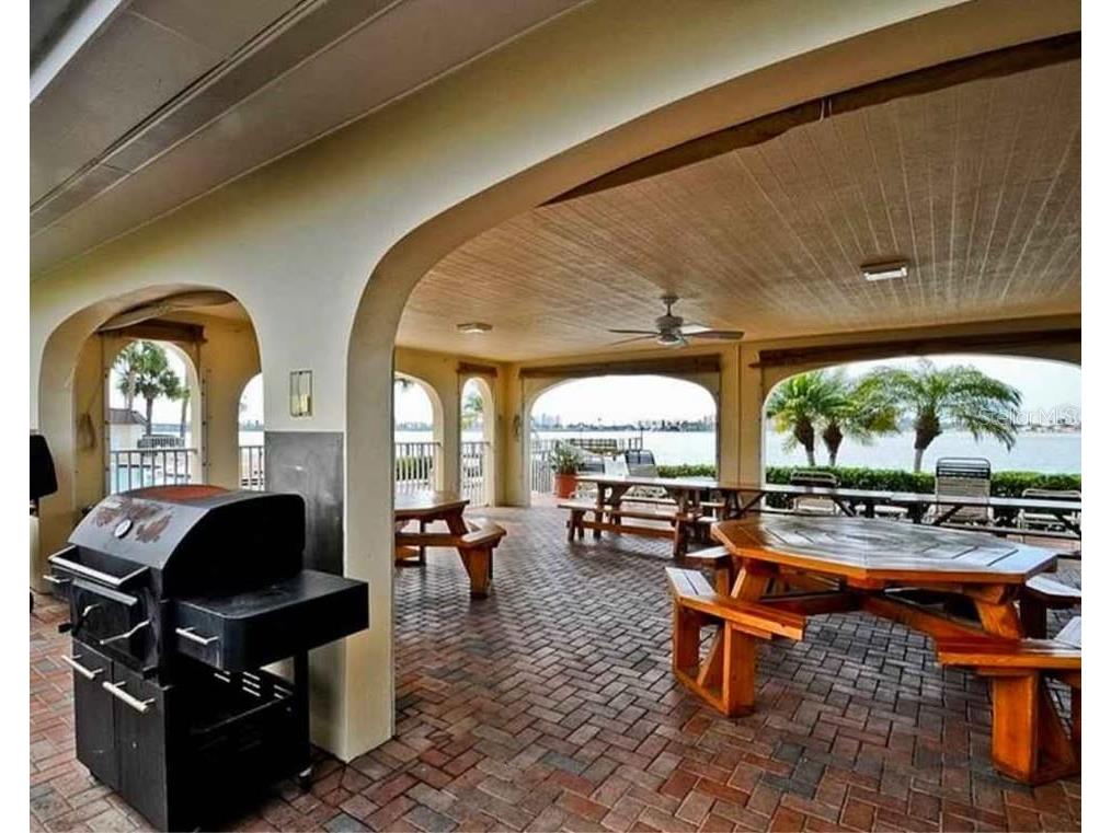 4550 Cove Circle #808 Saint Petersburg FL 33708 TB8526693 image17