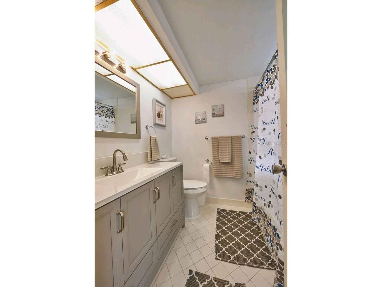 4550 Cove Circle #808 Saint Petersburg FL 33708 TB8526693 image3