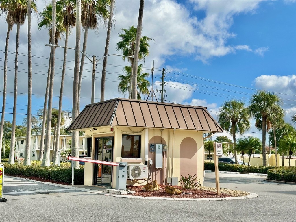 4550 Cove Circle #905 Saint Petersburg FL 33708 TB8461288 image11