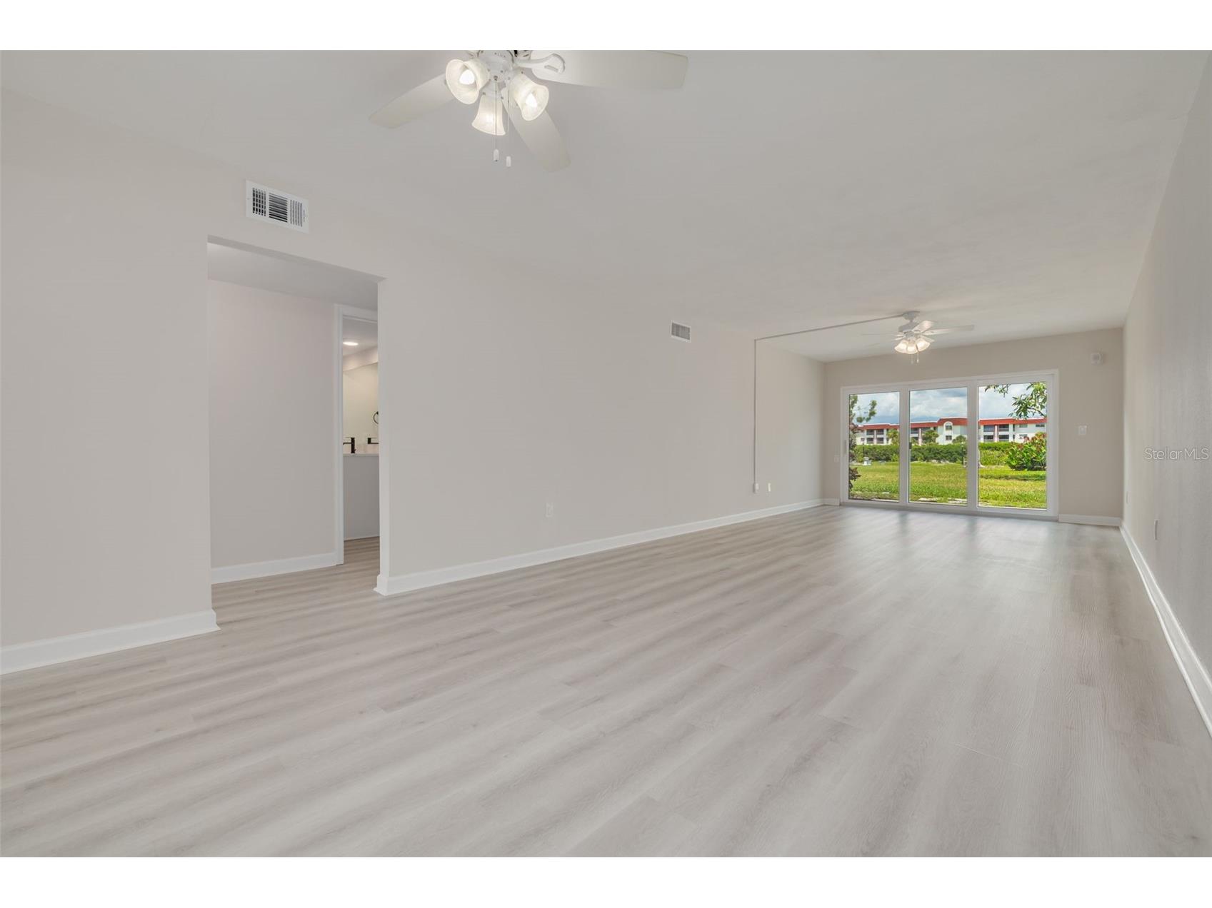 4550 Overlook Drive NE #155 Saint Petersburg FL 33703 TB8526075 image7
