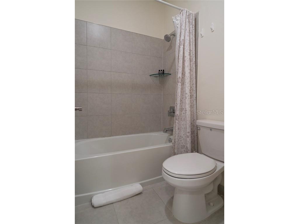4552 NW 83rd Path Doral FL 33166 S5118363 image17