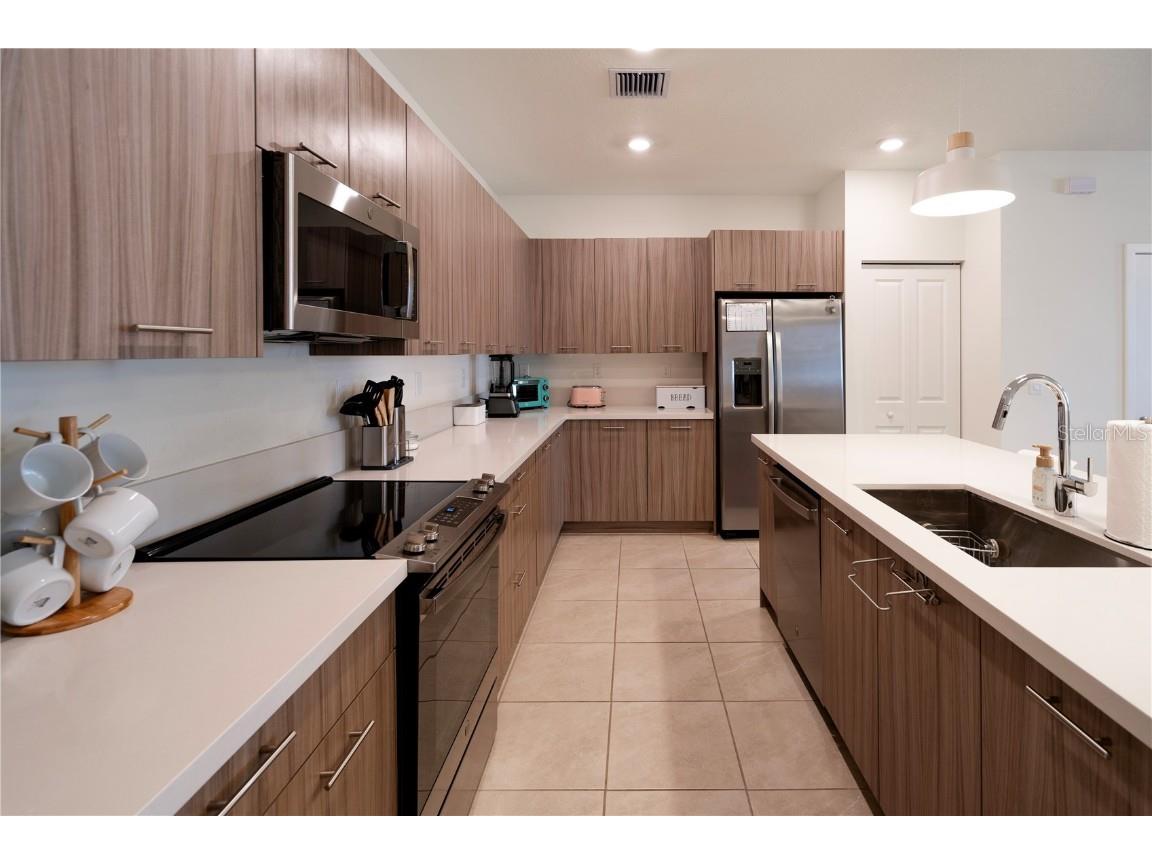 4552 NW 83rd Path Doral FL 33166 S5118363 image4