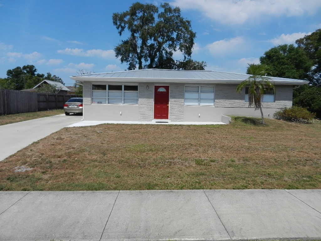 4555 Beacon Drive Sarasota FL 34232 A4566172 image1