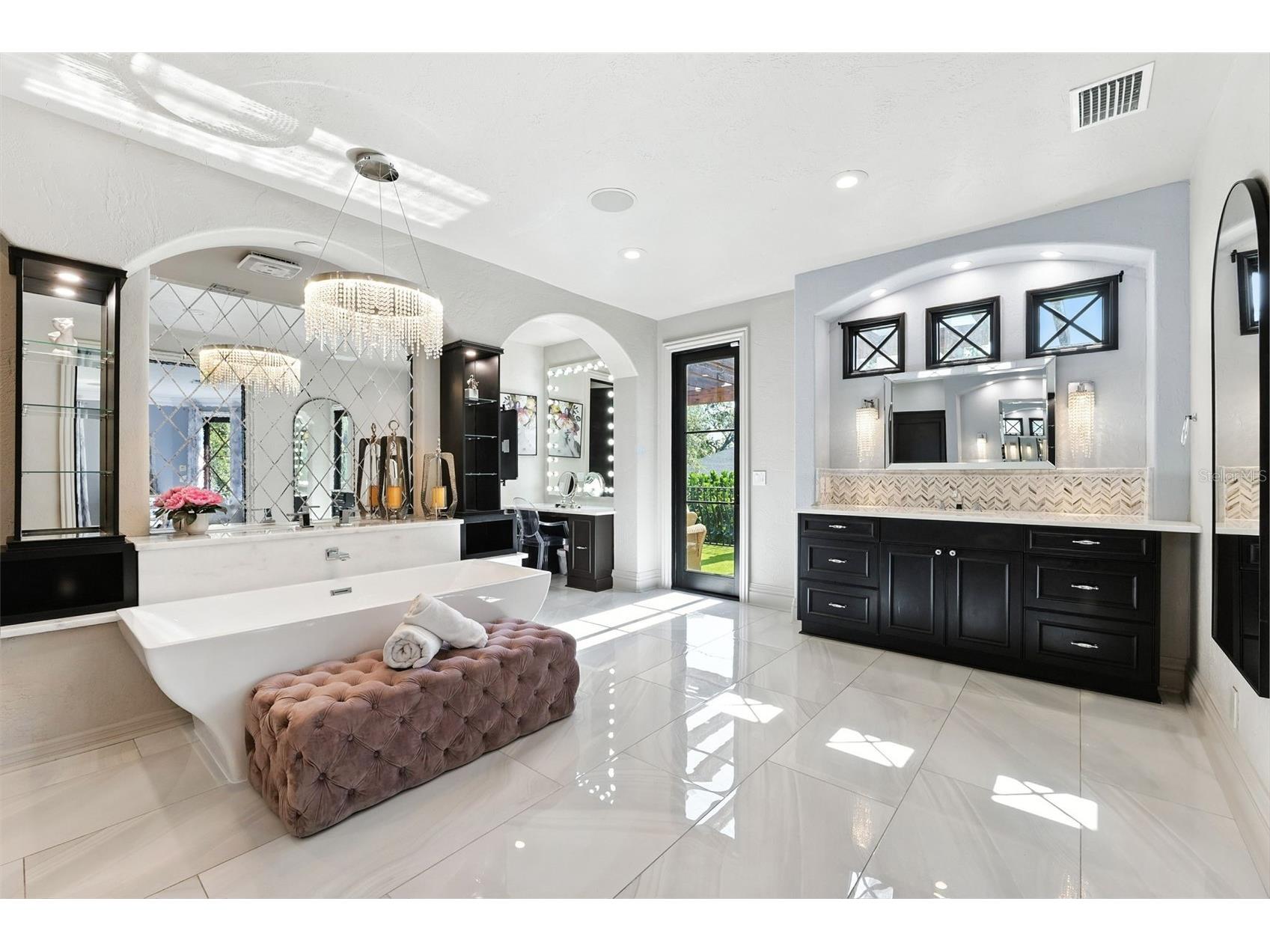 4555 W Swann Avenue Tampa FL 33609 TB8497330 image40