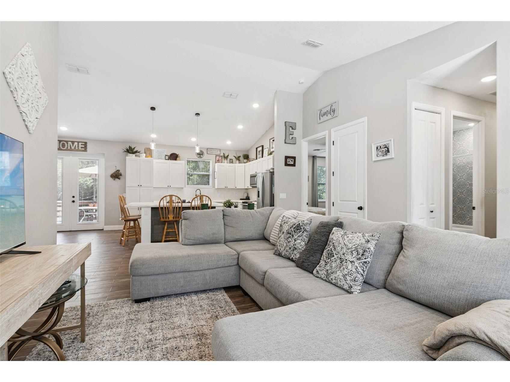 45551 Carolina Street Paisley FL 32767 O6416223 image8