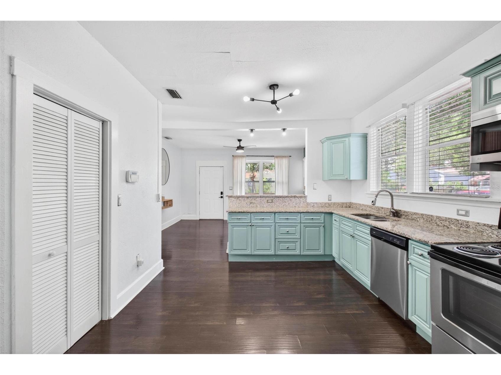4556 Yarmouth Avenue S Saint Petersburg FL 33711 TB8510998 image9