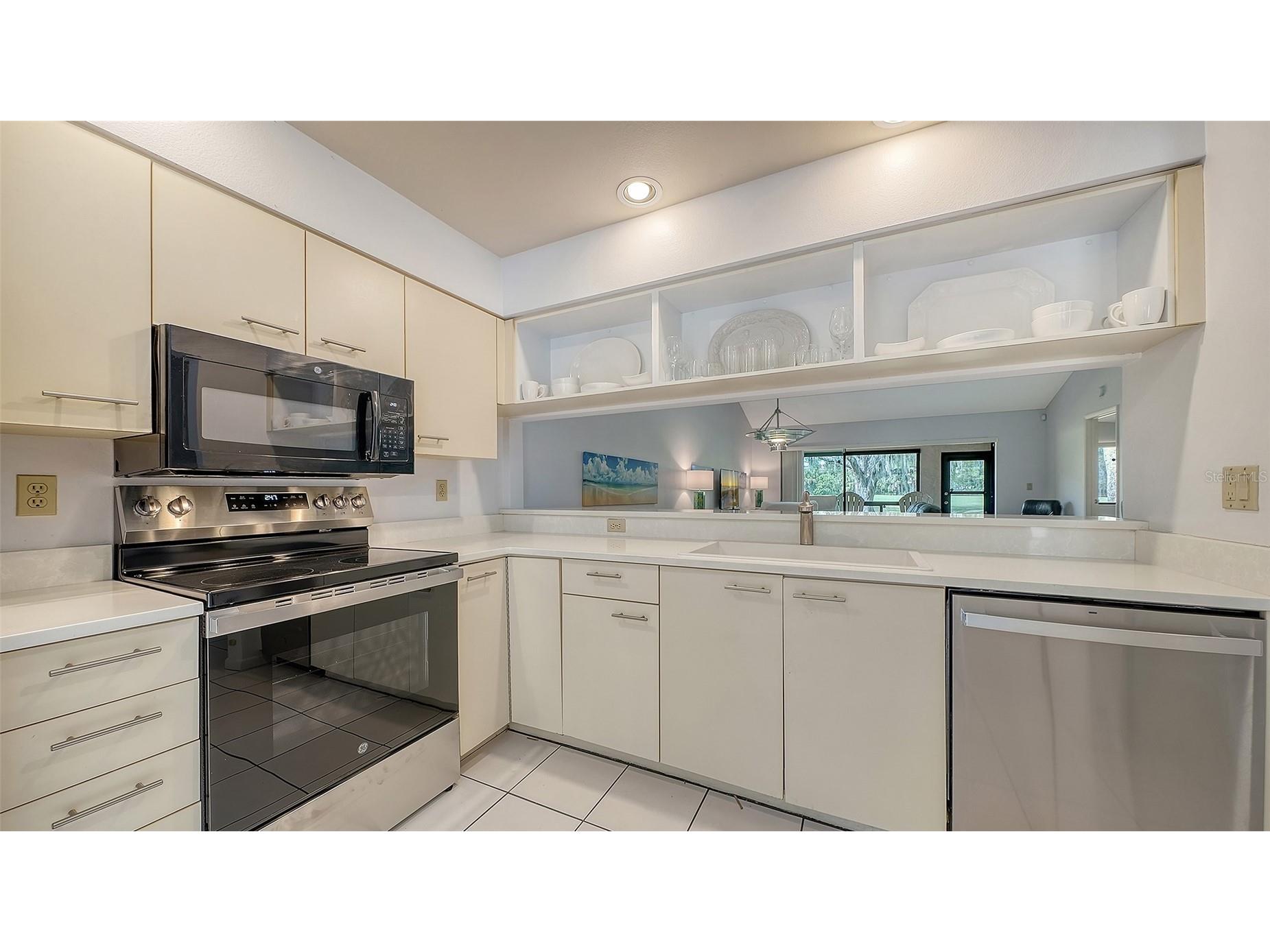 4557 Kingsmere #23 Sarasota FL 34235 A4685751 image11