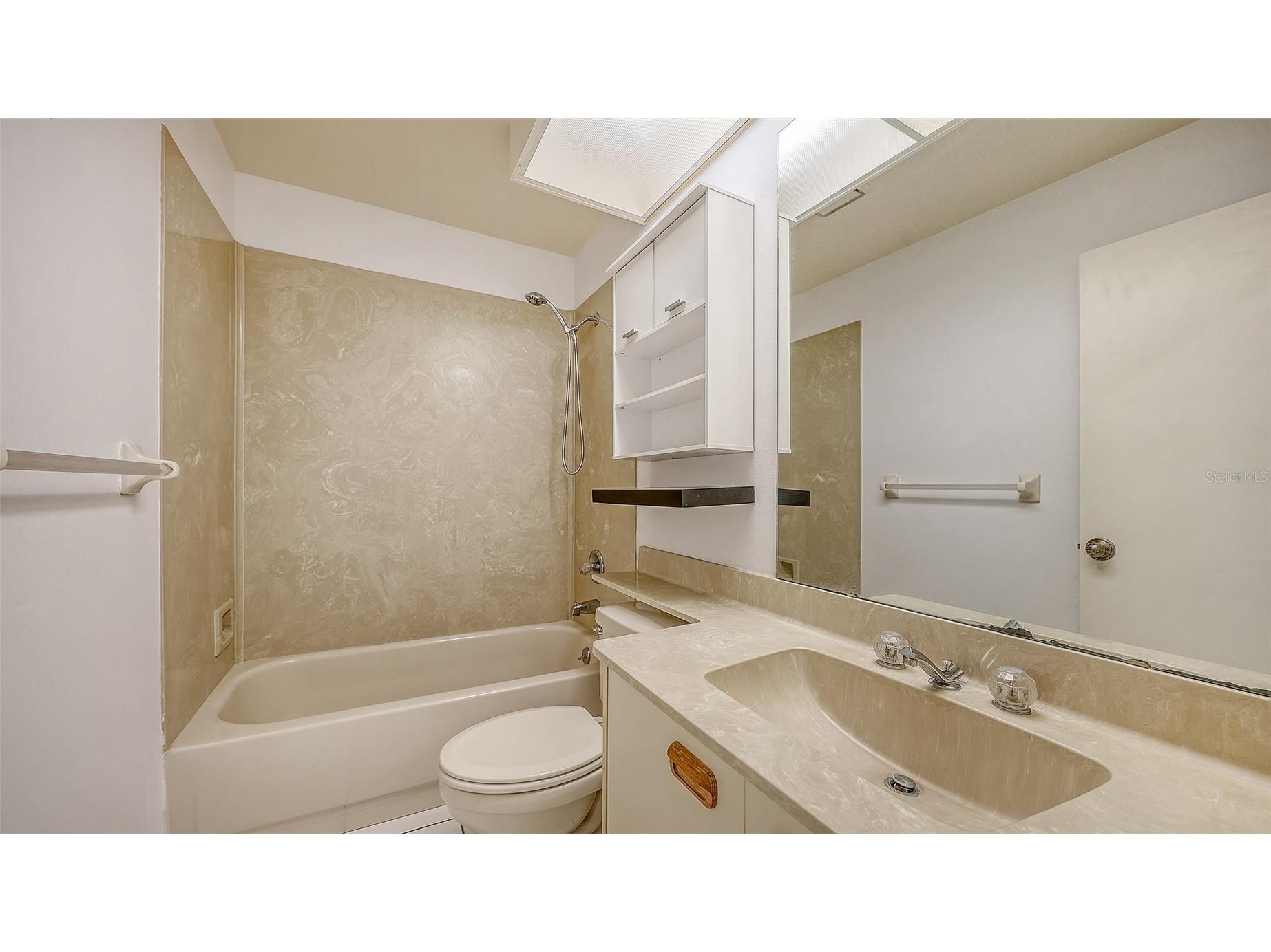 4557 Kingsmere #23 Sarasota FL 34235 A4685751 image20