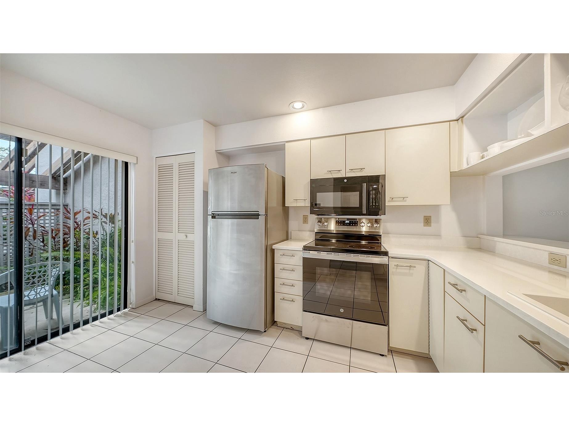 4557 Kingsmere #23 Sarasota FL 34235 A4685751 image8