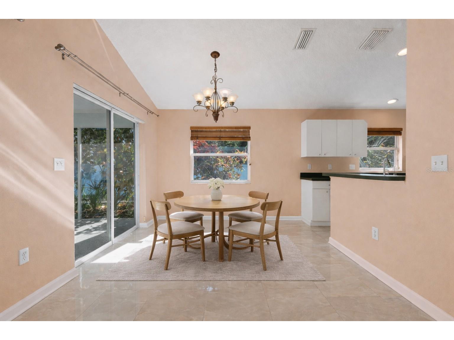 4557 Worcester Road Sarasota FL 34231 A4675974 image10