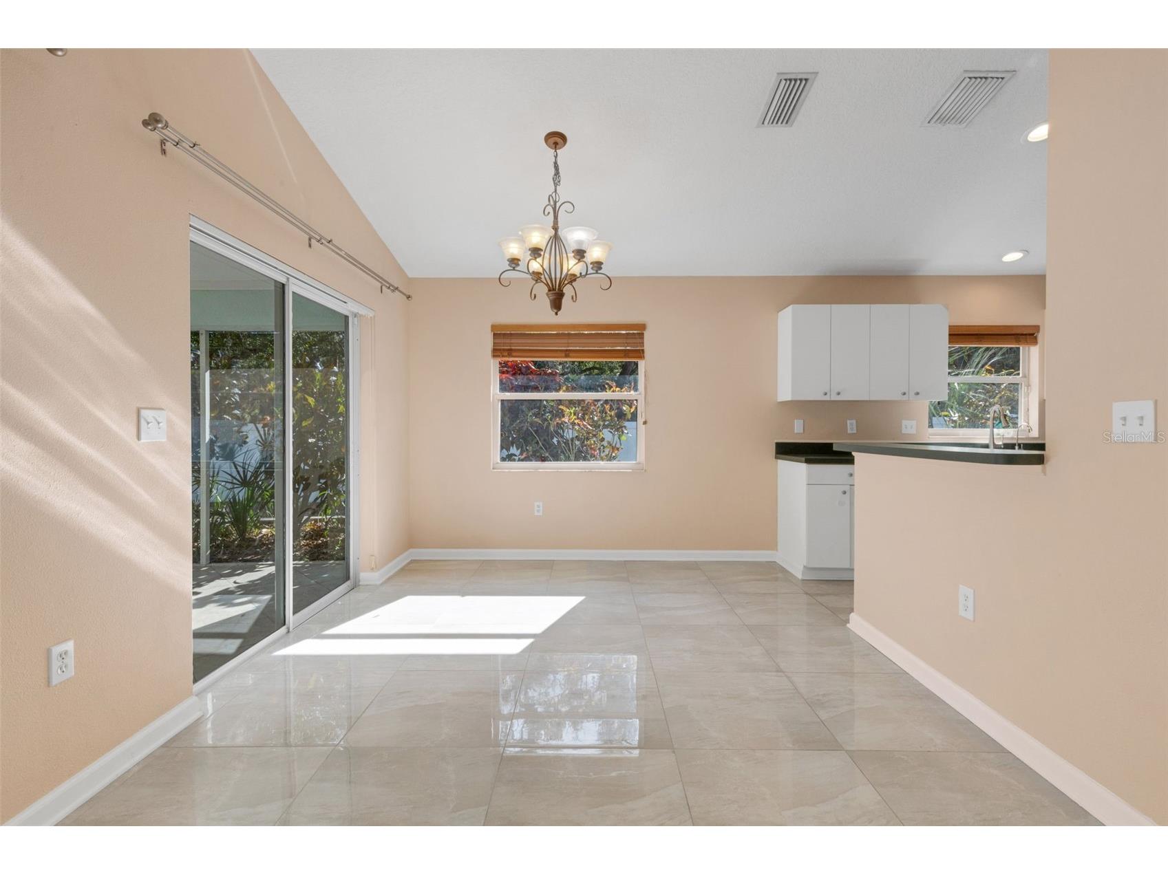 4557 Worcester Road Sarasota FL 34231 A4675974 image11