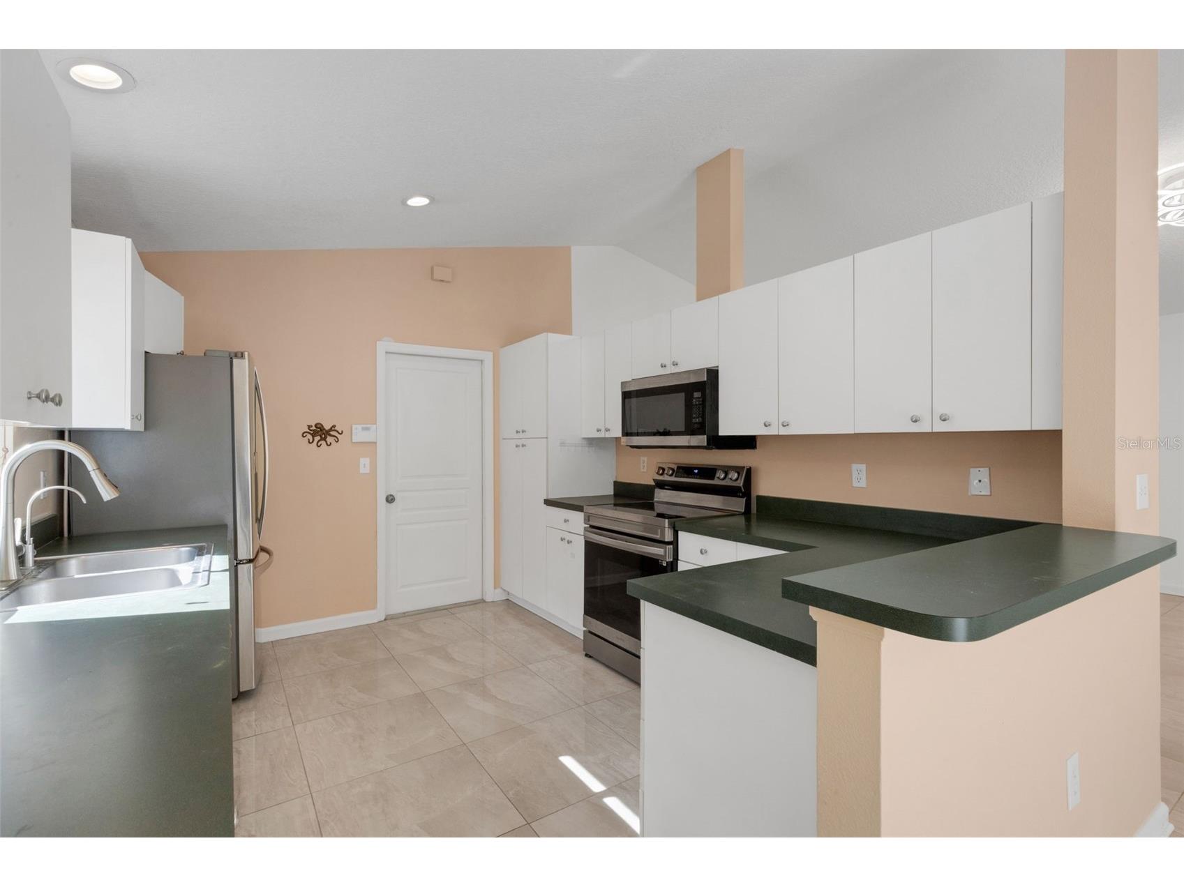 4557 Worcester Road Sarasota FL 34231 A4675974 image15