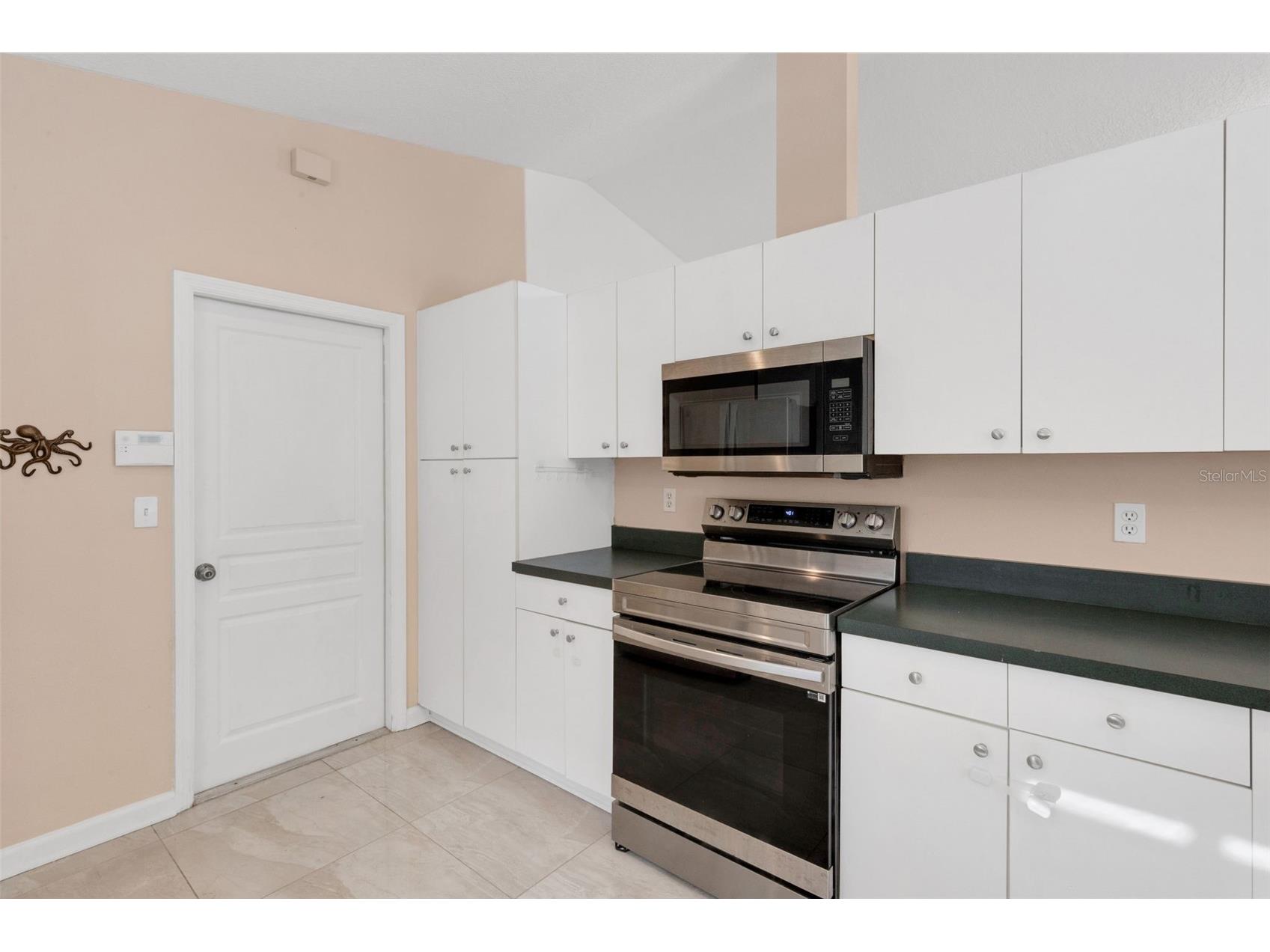 4557 Worcester Road Sarasota FL 34231 A4675974 image18