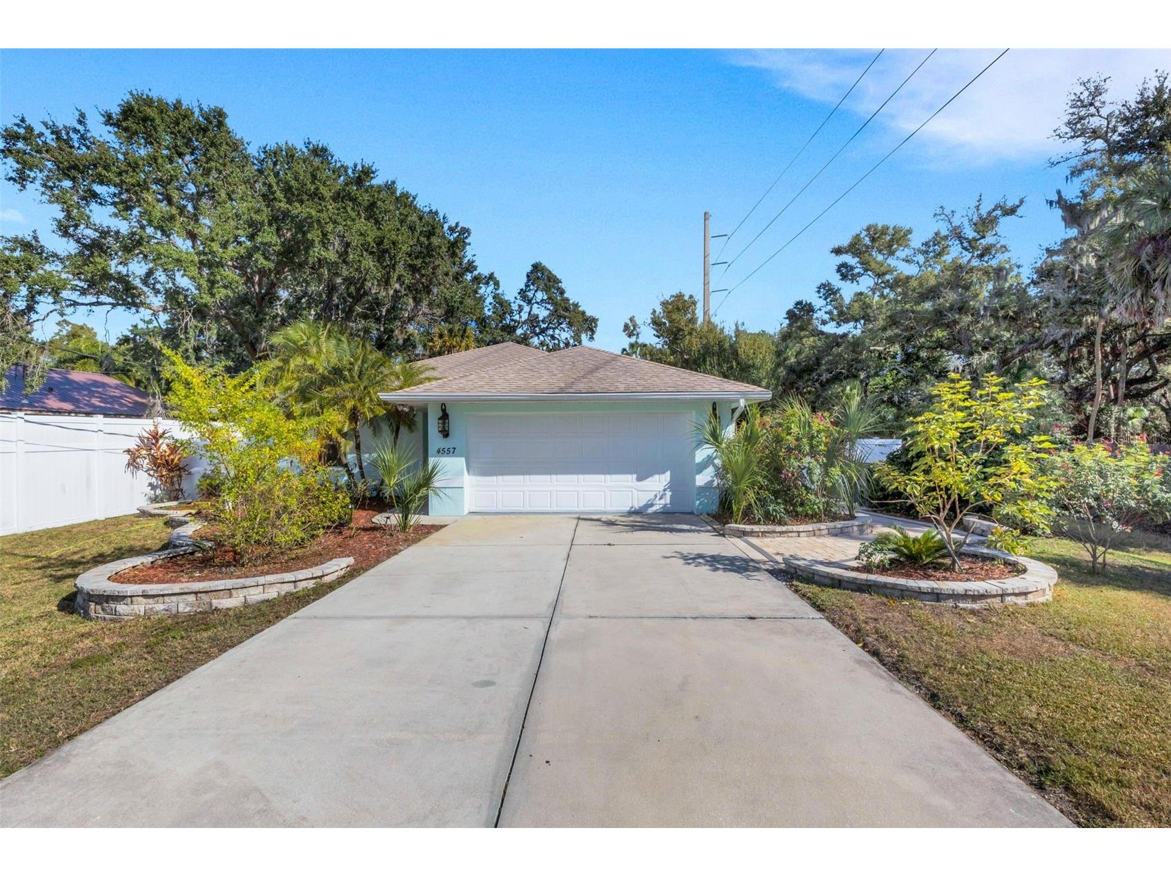 4557 Worcester Road Sarasota FL 34231 A4675974 image2