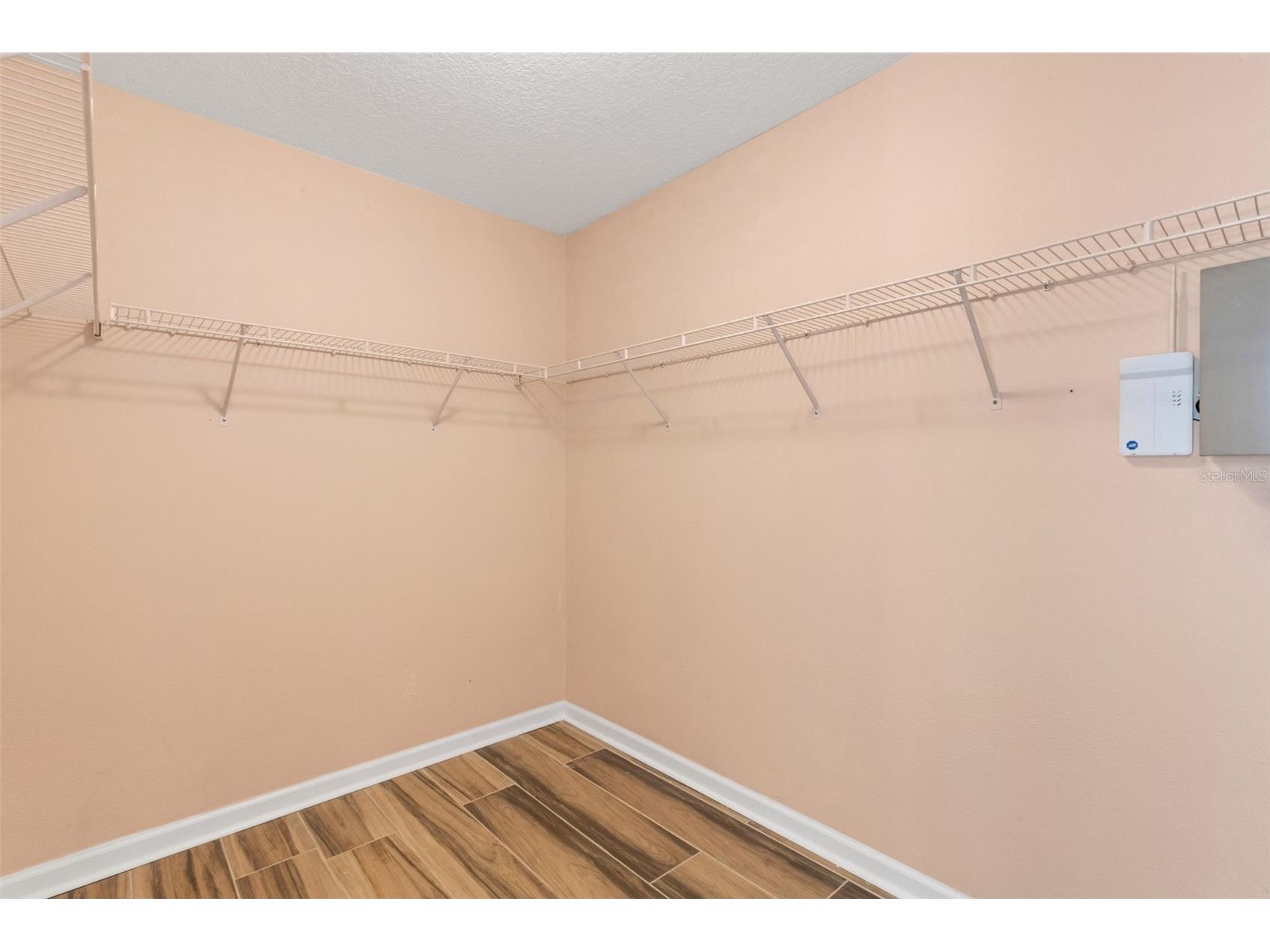 4557 Worcester Road Sarasota FL 34231 A4675974 image28