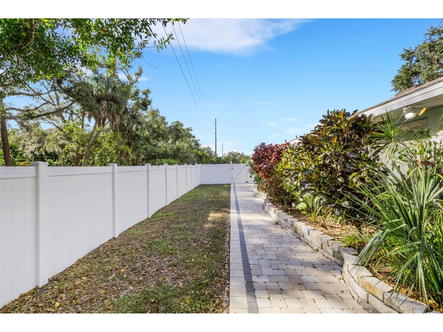 4557 Worcester Road Sarasota FL 34231 A4675974 image43