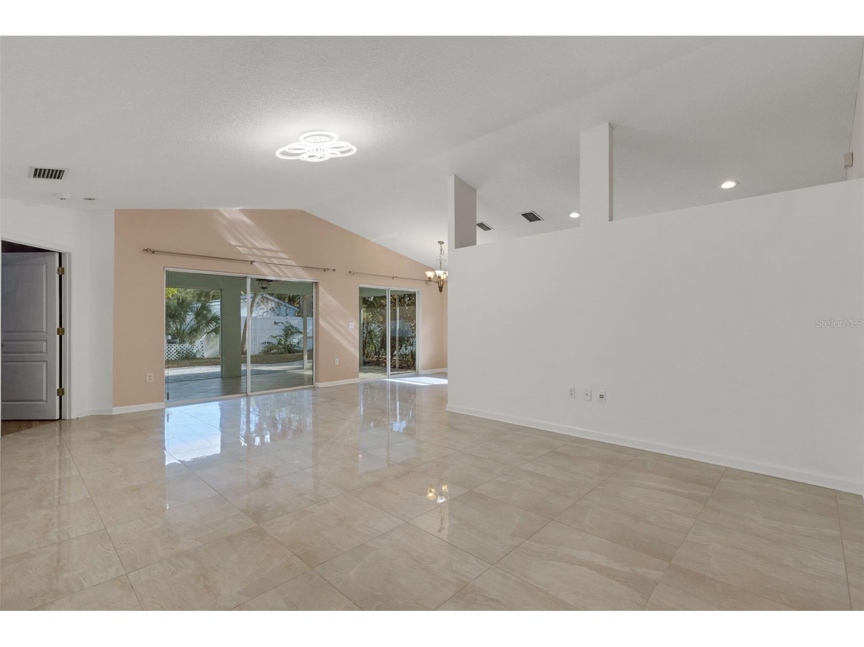 4557 Worcester Road Sarasota FL 34231 A4675974 image6