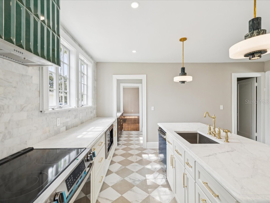 456 Gardenia Street Belleair FL 33756 TB8408739 image19