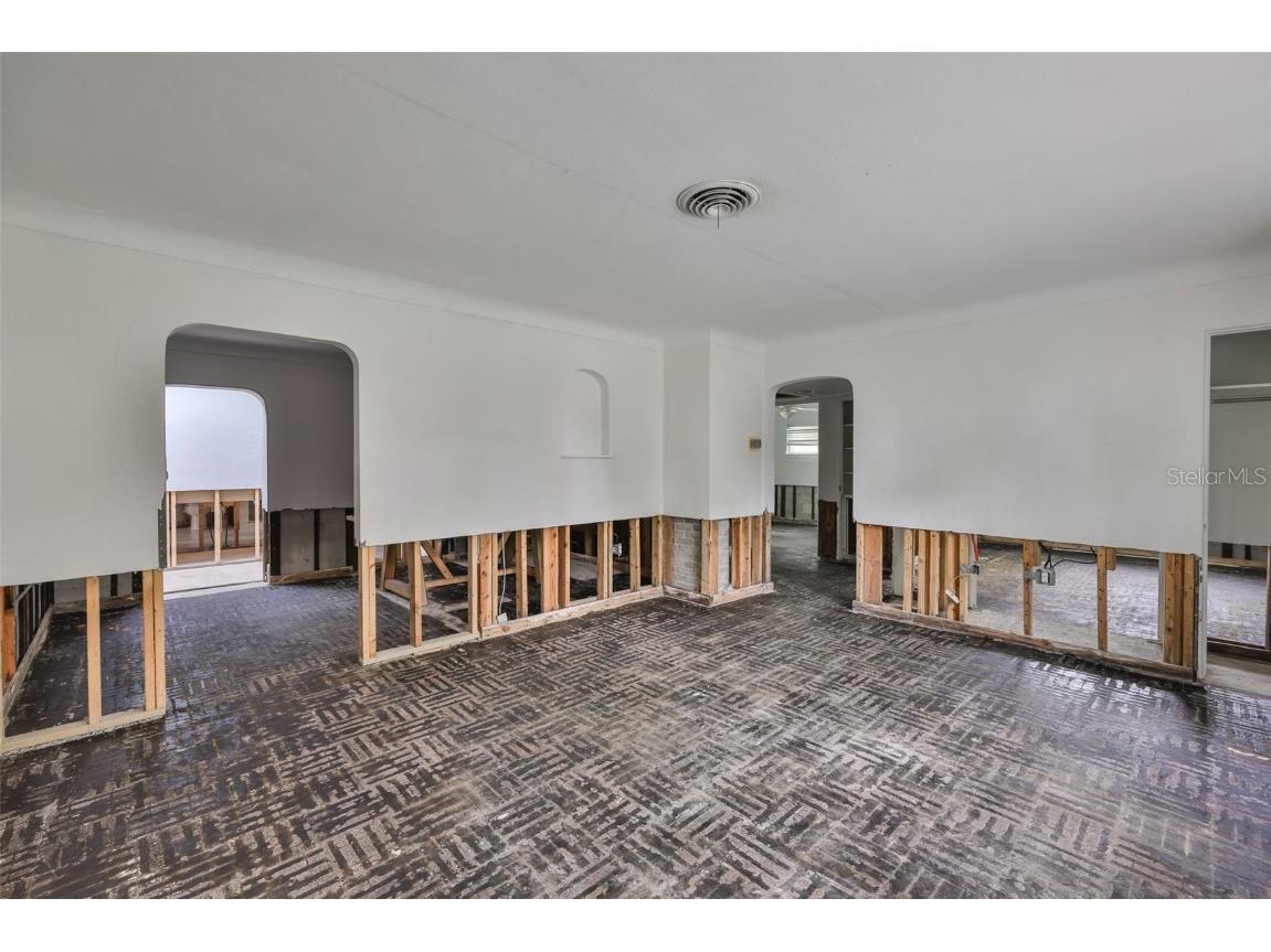 456 Rafael Boulevard NE Saint Petersburg FL 33704 TB8451567 image19