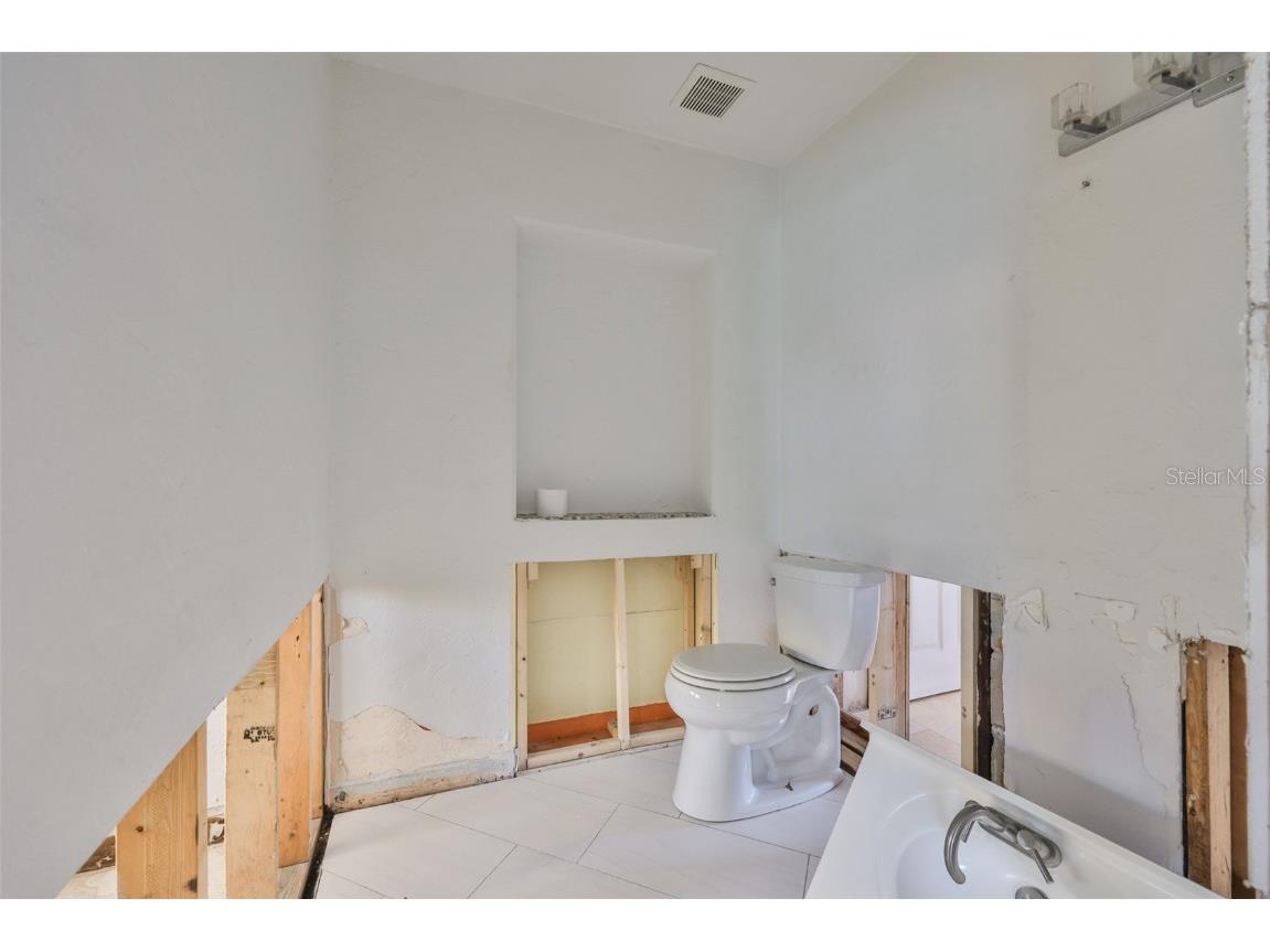 456 Rafael Boulevard NE Saint Petersburg FL 33704 TB8451567 image32