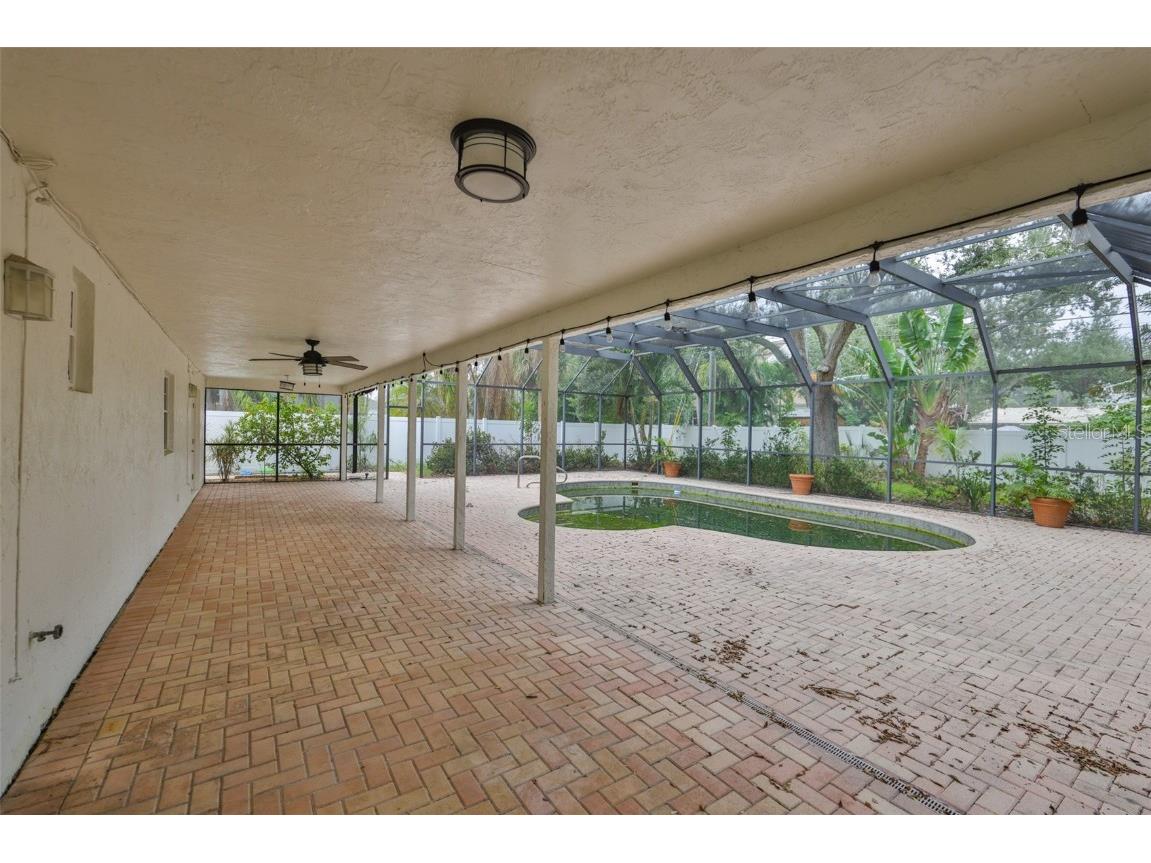 456 Rafael Boulevard NE Saint Petersburg FL 33704 TB8451567 image37