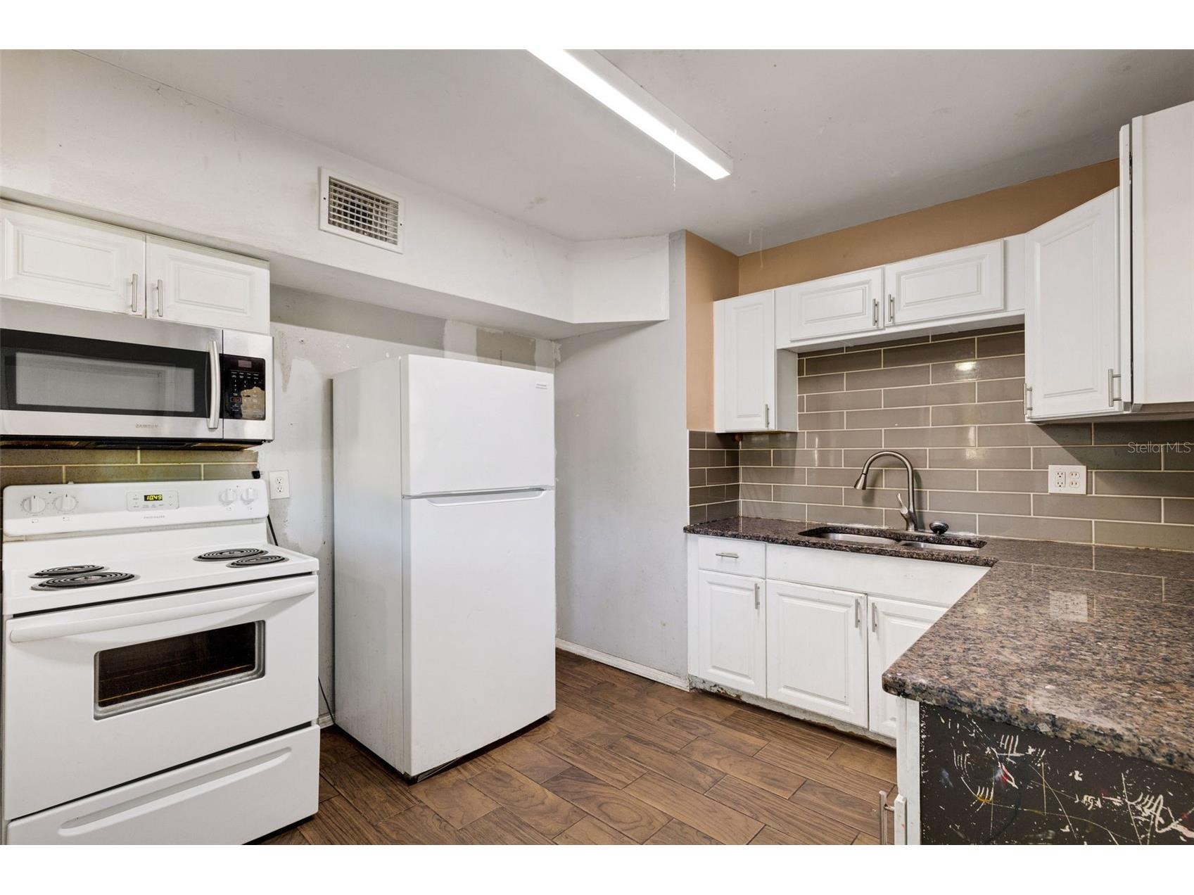 4560 68th Street N Saint Petersburg FL 33709 TB8467243 image13