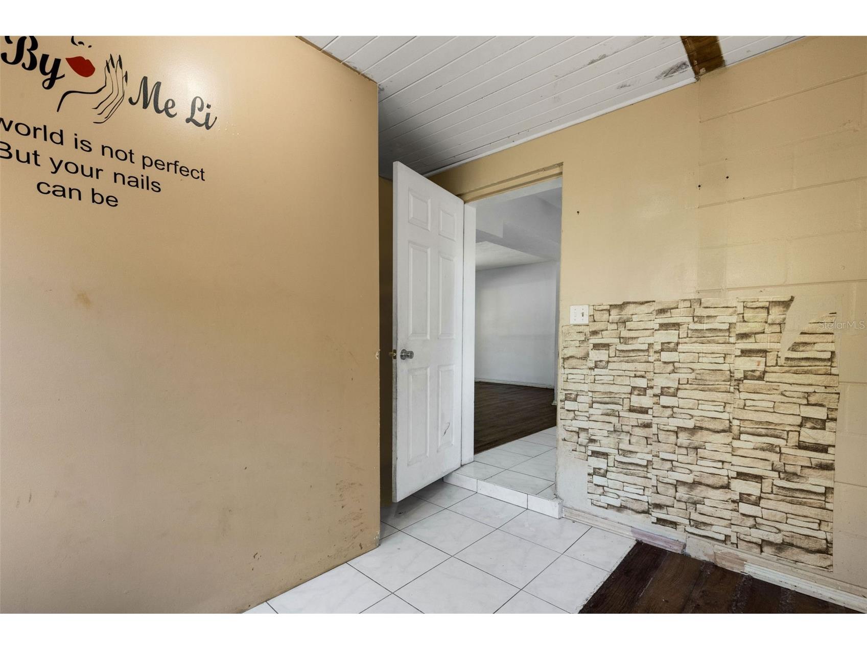 4560 68th Street N Saint Petersburg FL 33709 TB8467243 image17