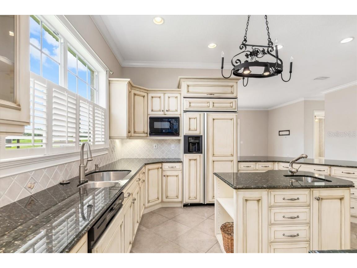 4561 Murcia Boulevard #13 Sarasota FL 34238 A4627867 image15