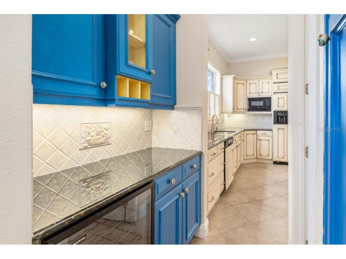 4561 Murcia Boulevard #13 Sarasota FL 34238 A4627867 image17