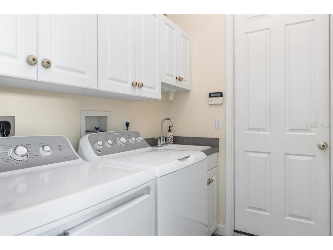 4561 Murcia Boulevard #13 Sarasota FL 34238 A4627867 image39