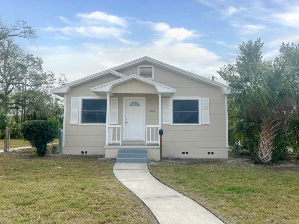 4562 3rd Avenue S Saint Petersburg FL 33711 TB8341287 image1