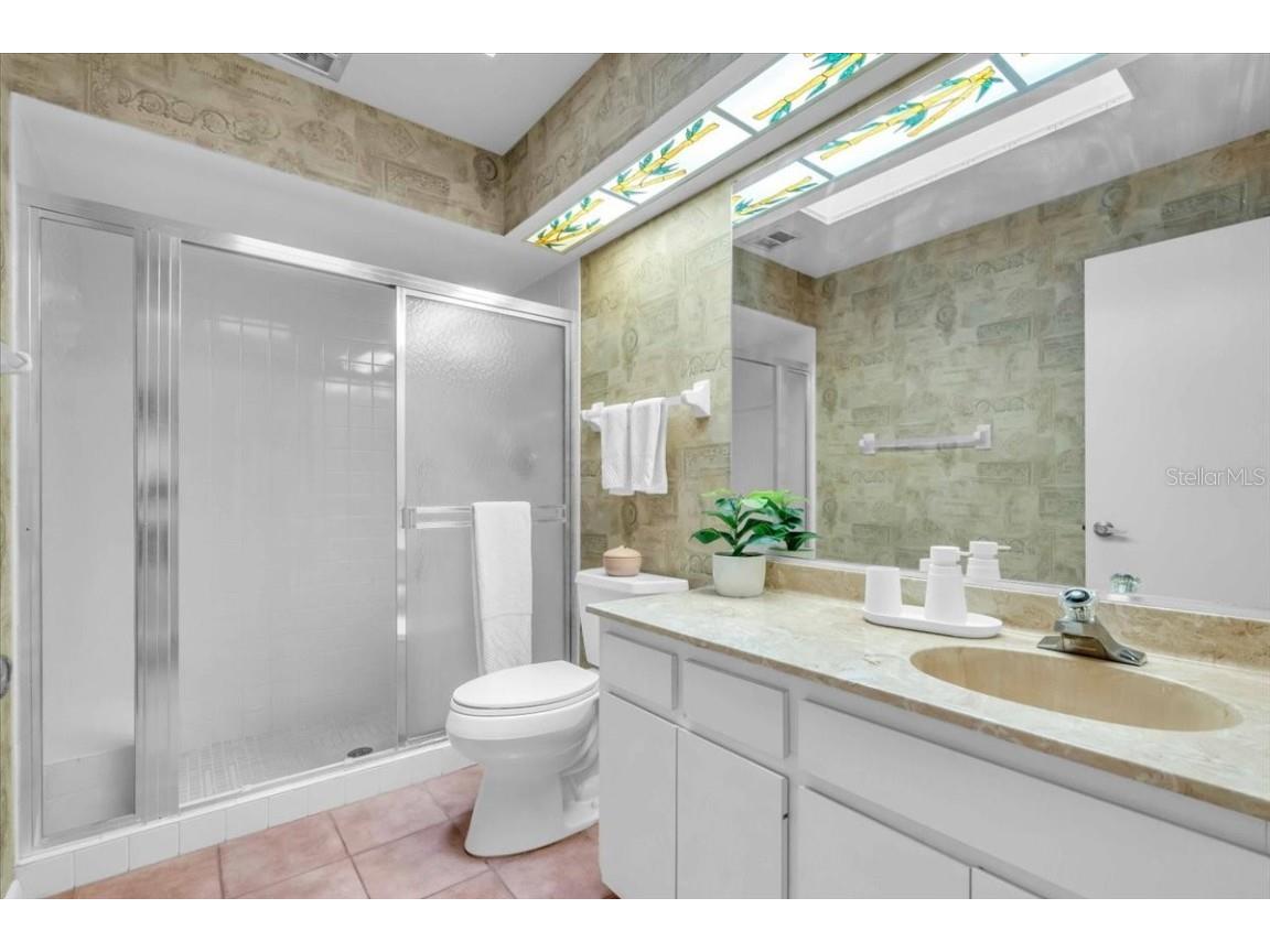 4565 Lakecrest Place #18 Sarasota FL 34233 A4668445 image18