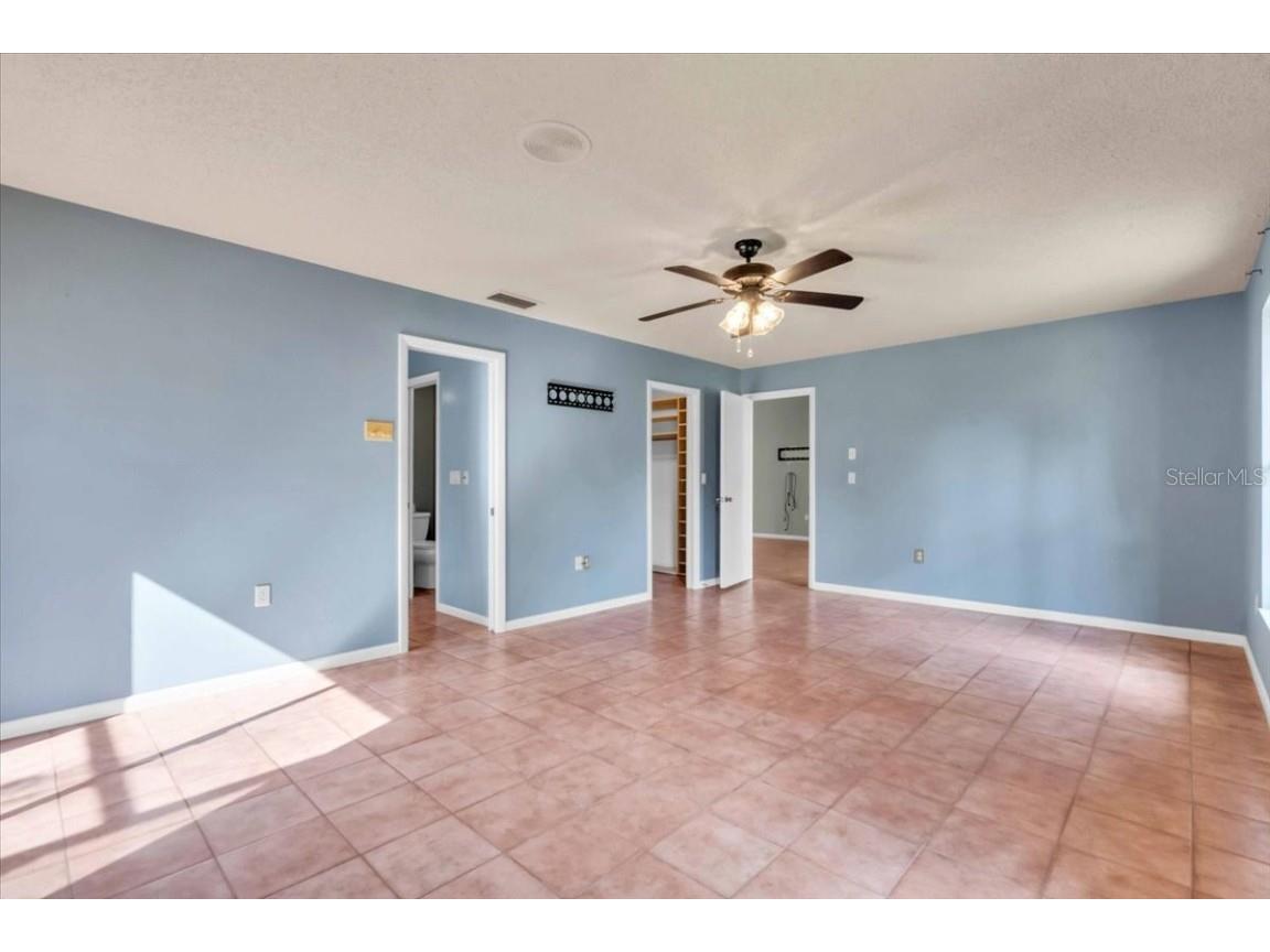 4565 Lakecrest Place #18 Sarasota FL 34233 A4668445 image28