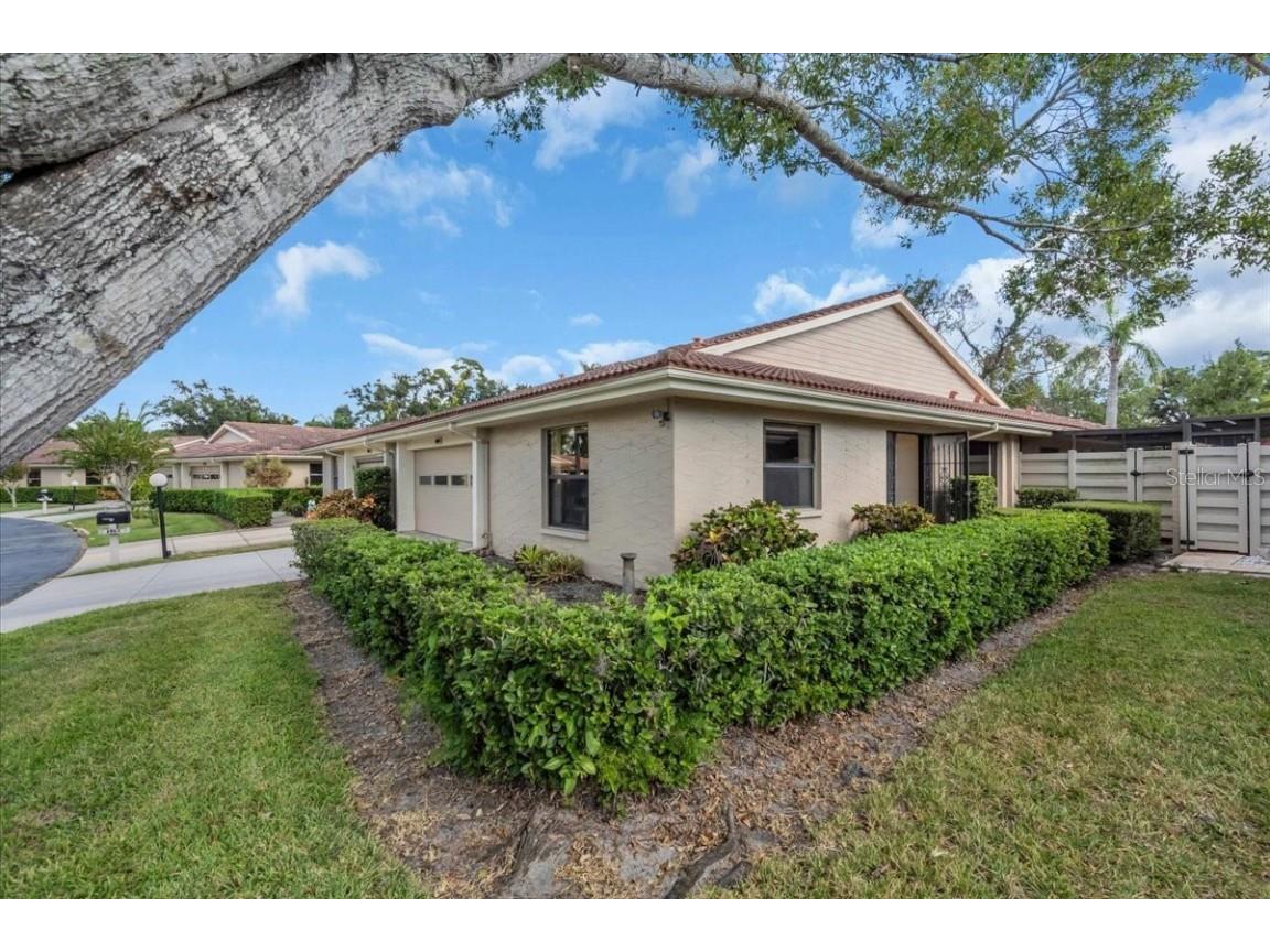4565 Lakecrest Place #18 Sarasota FL 34233 A4668445 image3