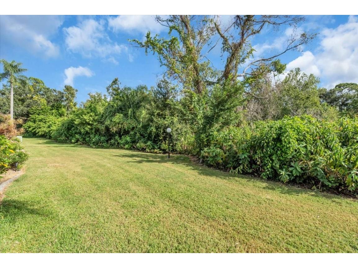 4565 Lakecrest Place #18 Sarasota FL 34233 A4668445 image33