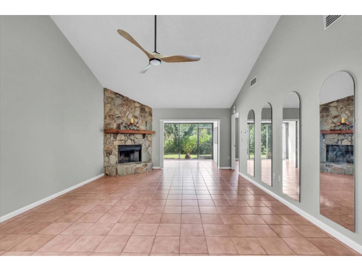 4565 Lakecrest Place #18 Sarasota FL 34233 A4668445 image8