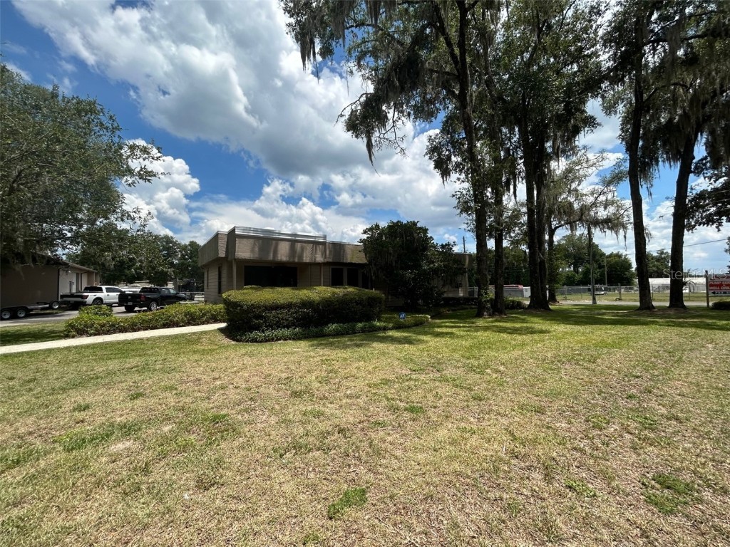 4565 NE 36th Avenue #BLDG 1 Ocala FL 34479 OM660722 image1