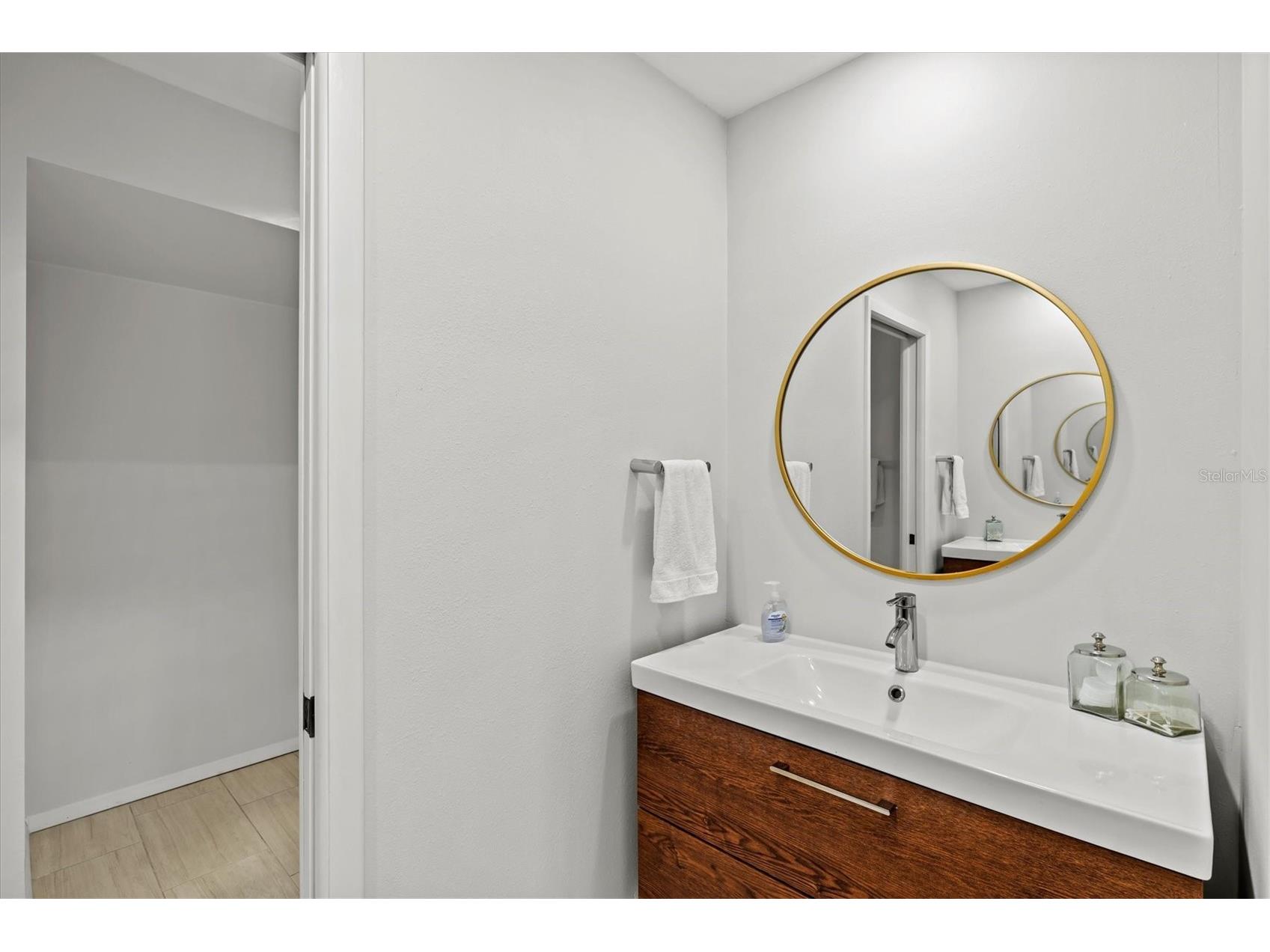 4566 Hidden View Place #7 Sarasota FL 34235 A4690147 image30