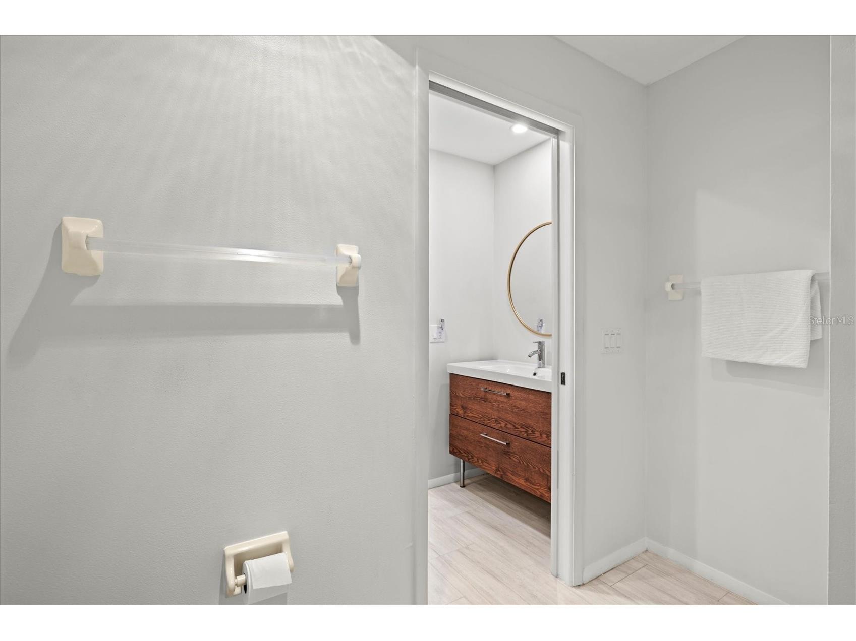 4566 Hidden View Place #7 Sarasota FL 34235 A4690147 image32