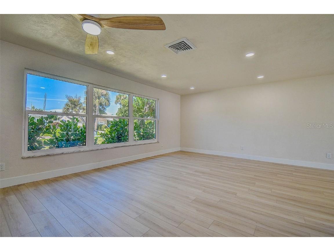 4568 40th Street S Saint Petersburg FL 33711 TB8434196 image18