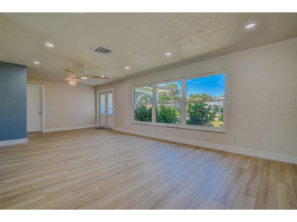 4568 40th Street S Saint Petersburg FL 33711 TB8434196 image19